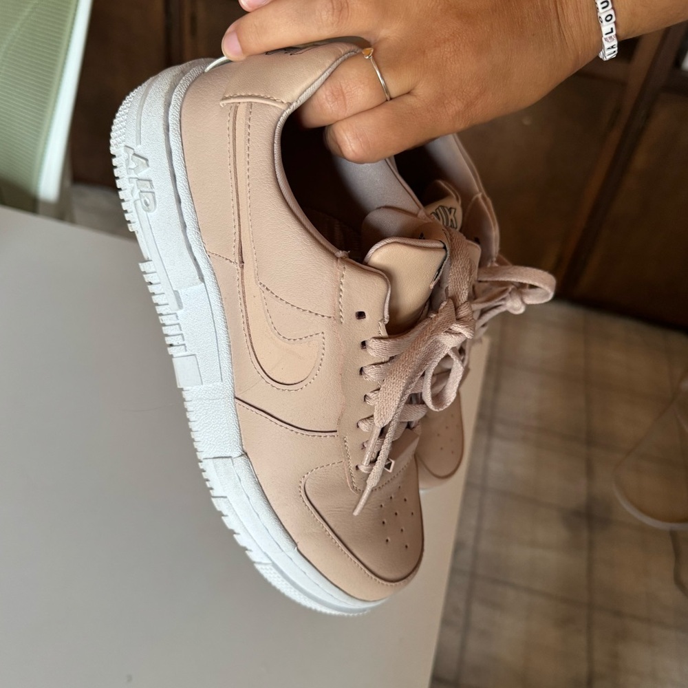 Nike Air Force 1 pixel